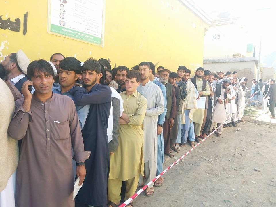 men voting in afghanistan